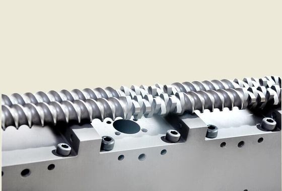 เพลาเครื่องอัดรีดสกรูคู่ทนทานต่อการขัดถูได้ดีสำหรับการผลิต PP, PE