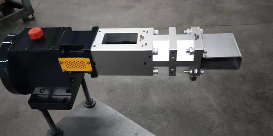 โคโรเตอเรติ่ง Twin Screw Extruders Side Feeder JCW63 ง่ายในการทําความสะอาดสําหรับโรงงานอาหารอุดตัน