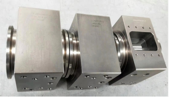 Buhler 155 Twin Screw Extruder Screws บาร์เรลสําหรับอุตสาหกรรมปิโตรเคมี