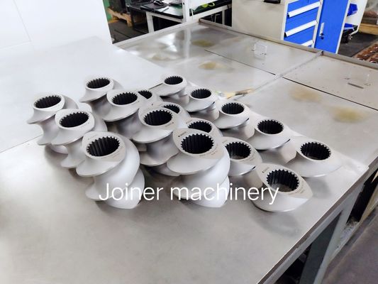 องค์ประกอบสกรู ZE77 Silver Covey วัสดุสกรูอัดรีด HRC58 - 62 ความแข็ง