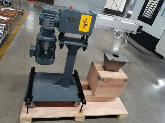 เครื่องอัดรีดสกรูคู่แบบ Double Stage Side Feeder สำหรับอุตสาหกรรมปิโตรเคมี